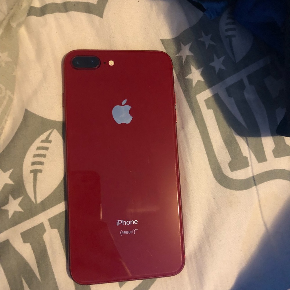 Red iPhone 8+ - Picture 5 of 6